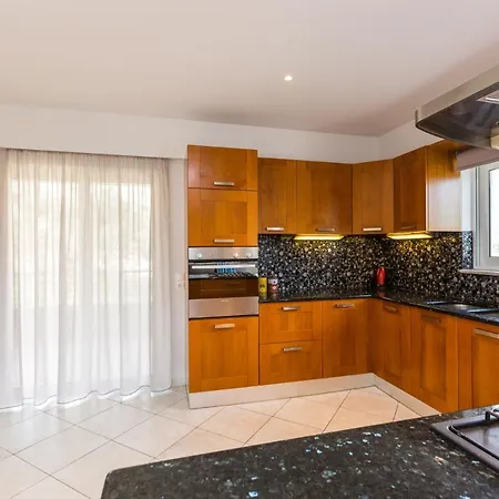 Aelia I Modern & Ideal For Large Groups * Galatas (Chania)